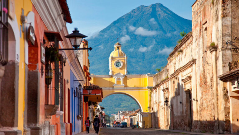 Antigua Guatemala cierra sus puertas durante seis días por coronavirus