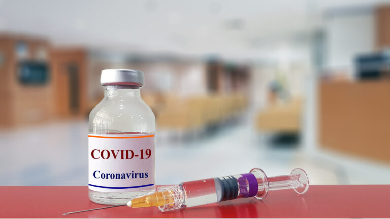 Universidad de Oxford podría tener una vacuna contra el coronavirus en agosto