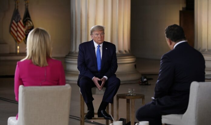 El presidente de Estados Unidos, Donald Trump, durante un debate en abierto transmitido por Fox News Channel desde el Lincoln Memorial