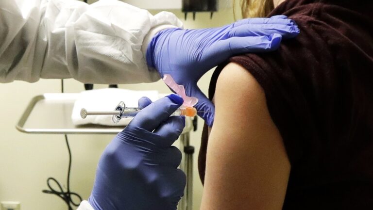 Pfizer inicia ensayos de vacuna experimental contra Covid-19 en Estados Unidos