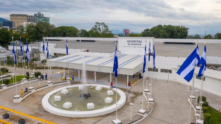 Nayib Bukele inaugura la primera fase del Hospital El Salvador