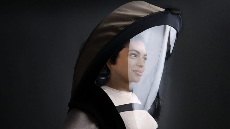 Presentan la innovadora máscara BioVYZR, un protector facial y purificador de aire