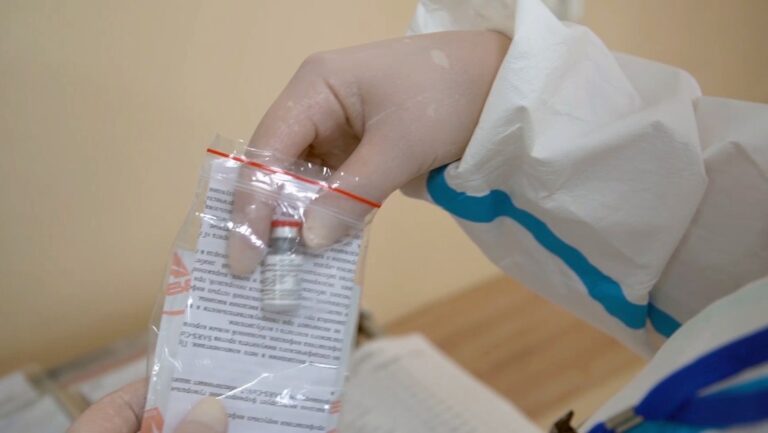 Vacuna rusa es solicitada por más de 20 países, sumando un total de 1.000 millones de dosis