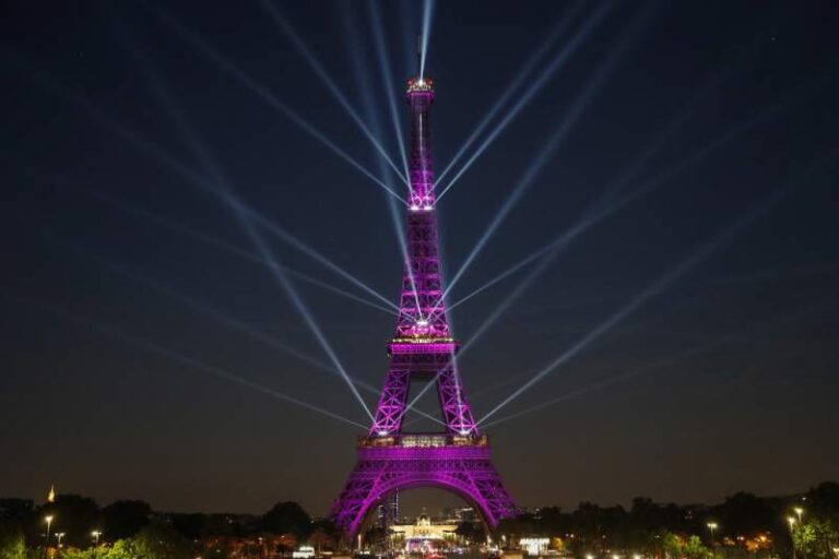 La Torre Eiffel es evacuada por una alerta de bomba