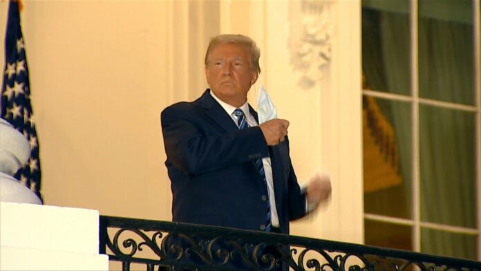 Trump sale del hospital
