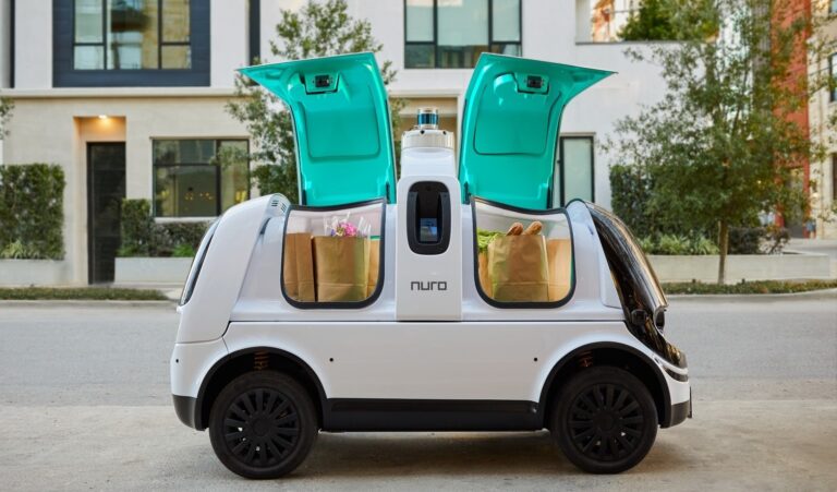 Autos robots se encargarán del delivery en California por primera vez