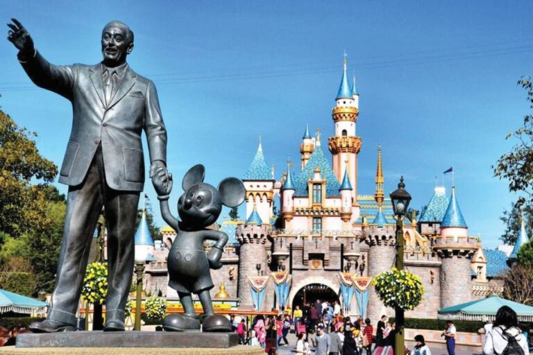 Disneyland será un masivo centro de vacunación contra el Covid-19