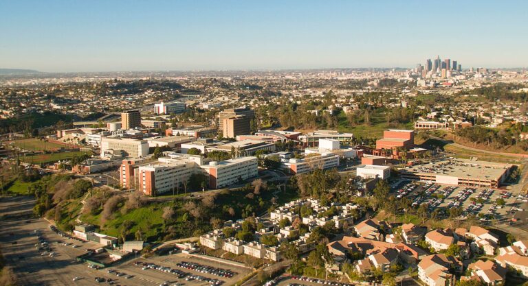 Cal State University LA se convertirá en un sitio de vacunación masiva