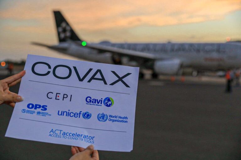 Llega el primer lote de vacuna COVAX  a El Salvador