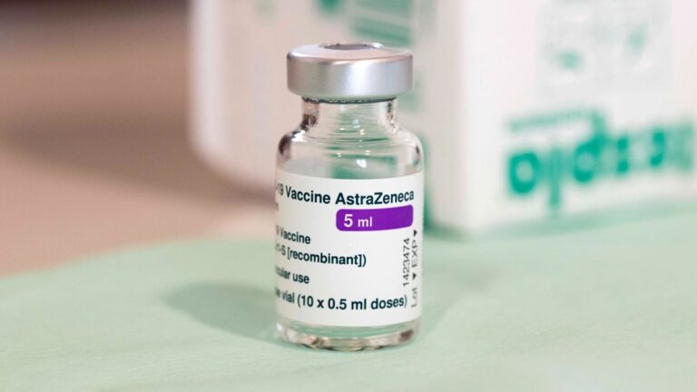 AstraZeneca rebaja de 79% a 76% la efectividad de su vacuna