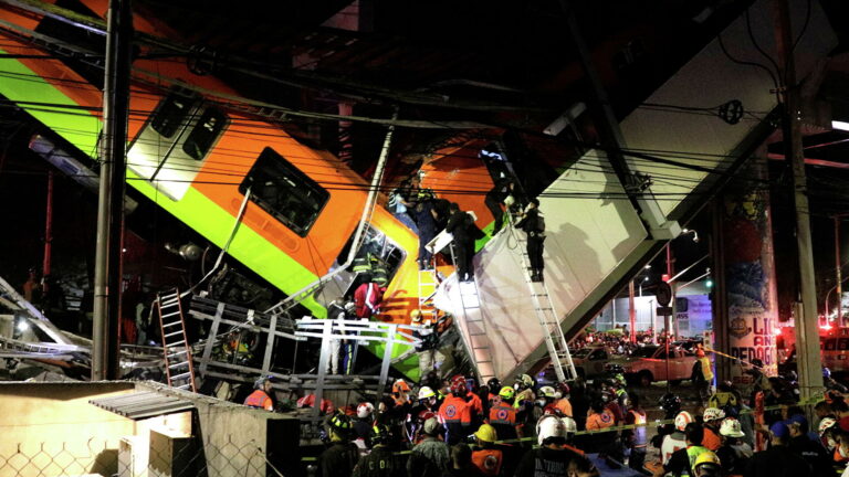 ¿Qué provocó el desplome de dos vagones del metro de la Ciudad de México?