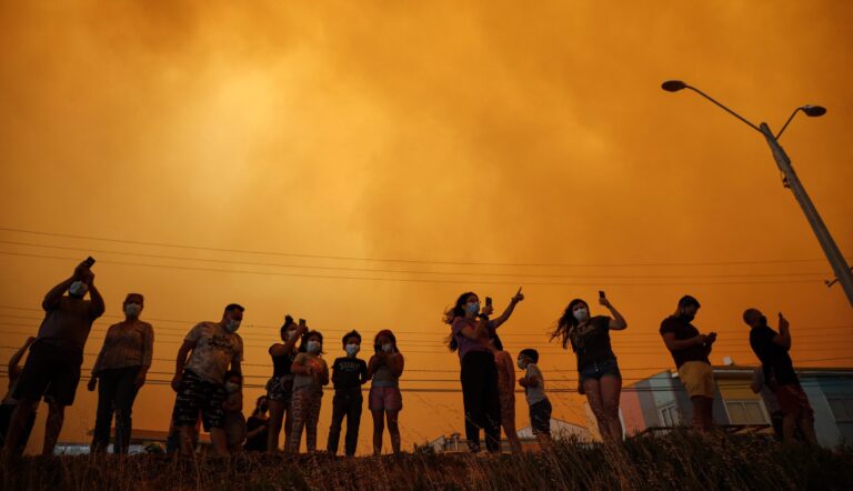 ¿En qué momento evacuar durante un incendio en California?