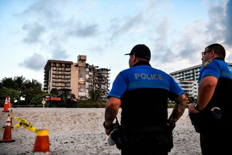 Varios latinos desaparecidos tras derrumbe de edificio en Miami