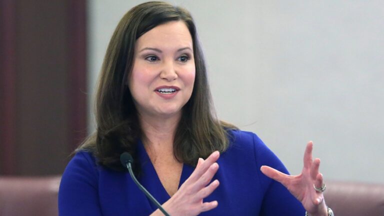La Procuradora General de Florida respalda el ‘Thin Blue Line Act’