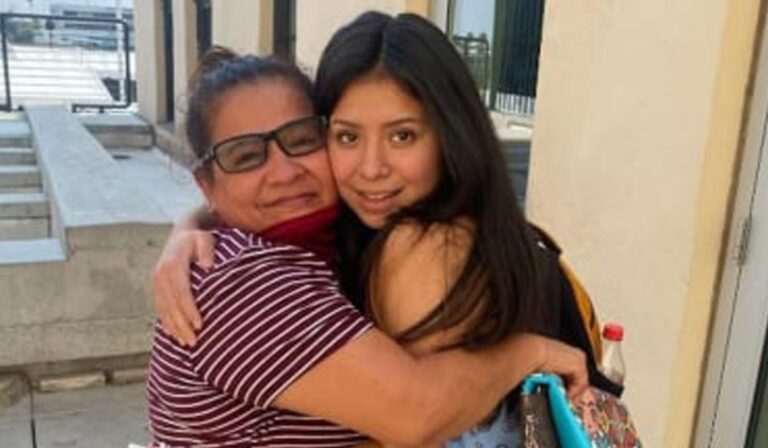 Madre hispana se reencuentra con su hija que fue secuestrada hace casi 14 años